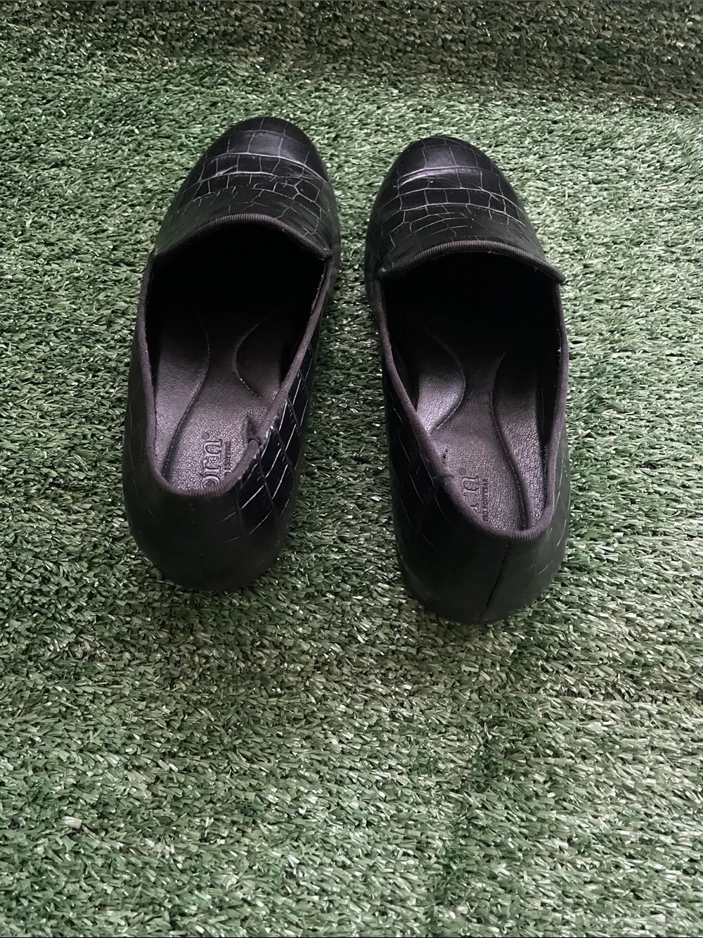 Born Black Loafers Flats Women’s size 8.5 Croc-Embossed Slip-On